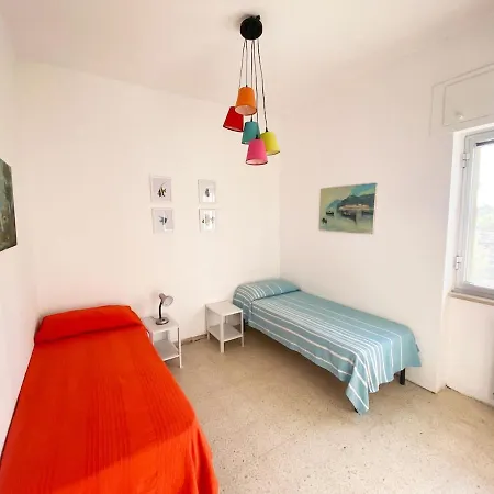 Binario Sul Mare, For 6 Guests Apartment San Sostene Marina