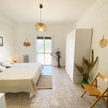 Binario Sul Mare, For 6 Guests Lejlighed San Sostene Marina